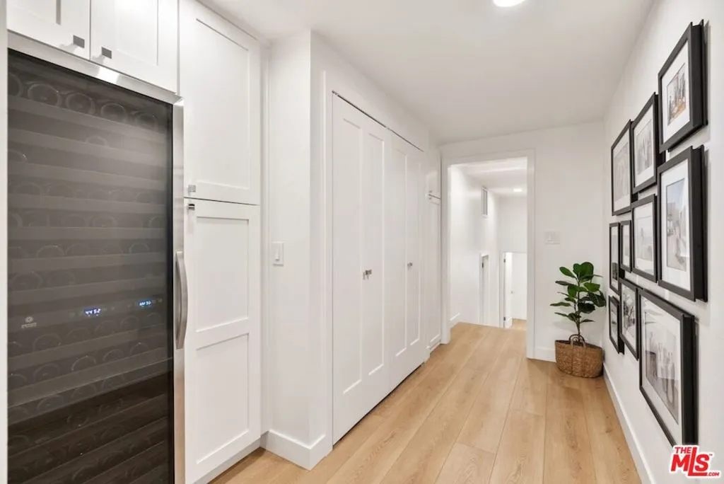 Los Angeles, California 90024, United States, 3 Bedrooms Bedrooms, ,2 BathroomsBathrooms,Residential,Active,150516