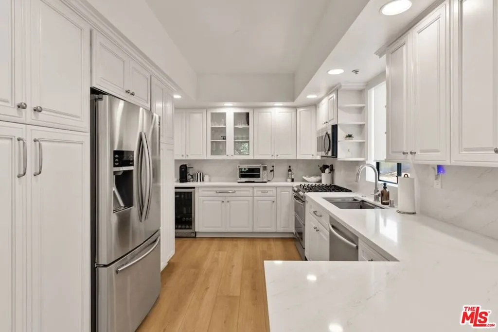 Los Angeles, California 90024, United States, 3 Bedrooms Bedrooms, ,2 BathroomsBathrooms,Residential,Active,150516