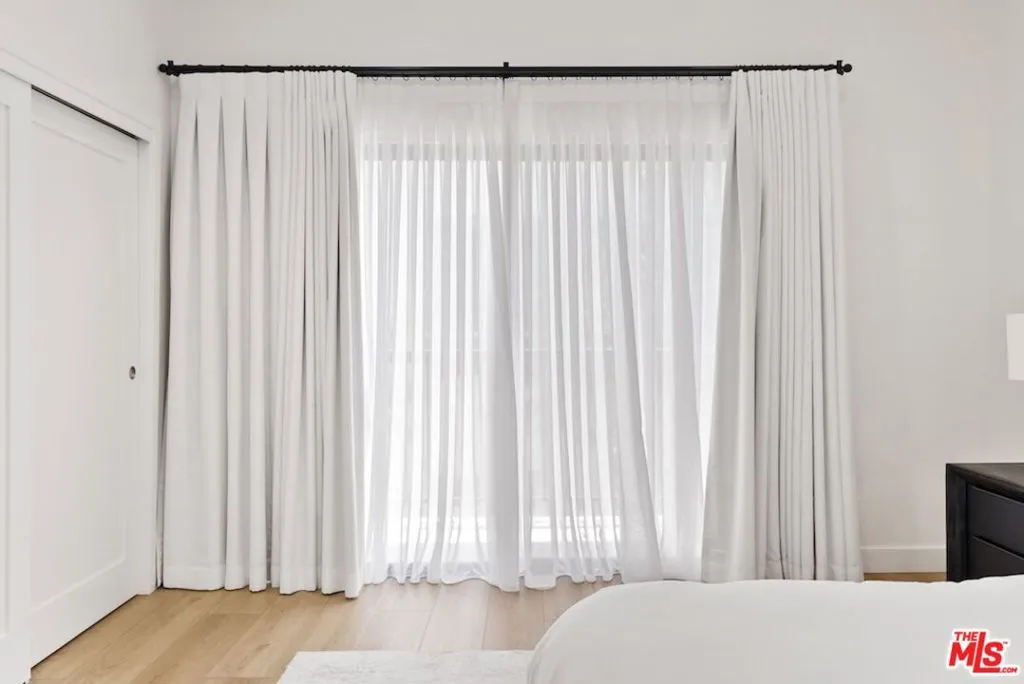 Los Angeles, California 90024, United States, 3 Bedrooms Bedrooms, ,2 BathroomsBathrooms,Residential,Active,150516