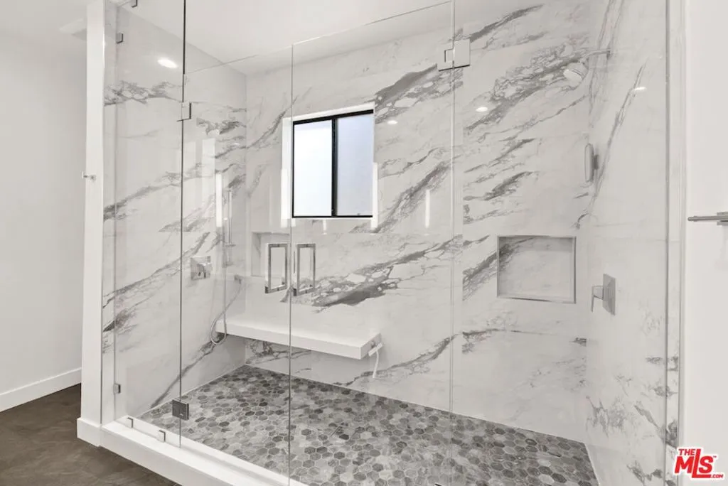 Los Angeles, California 90024, United States, 3 Bedrooms Bedrooms, ,2 BathroomsBathrooms,Residential,Active,150516