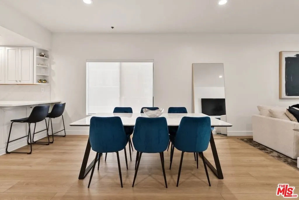 Los Angeles, California 90024, United States, 3 Bedrooms Bedrooms, ,2 BathroomsBathrooms,Residential,Active,150516