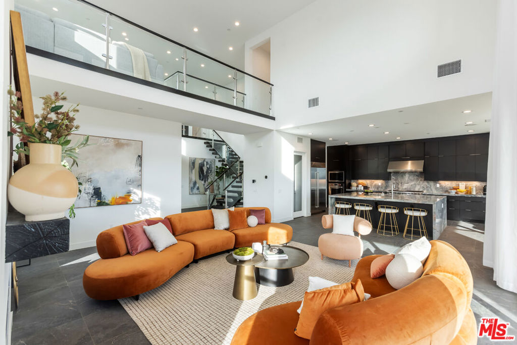 20668 W Hummingbird Court