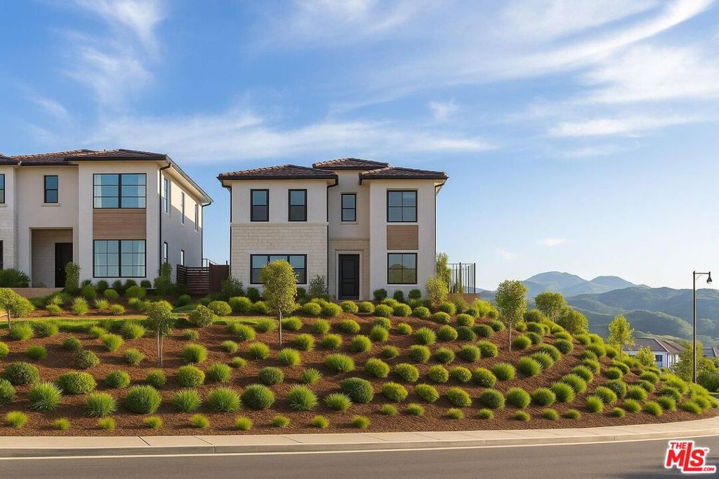 20668 W Hummingbird Court