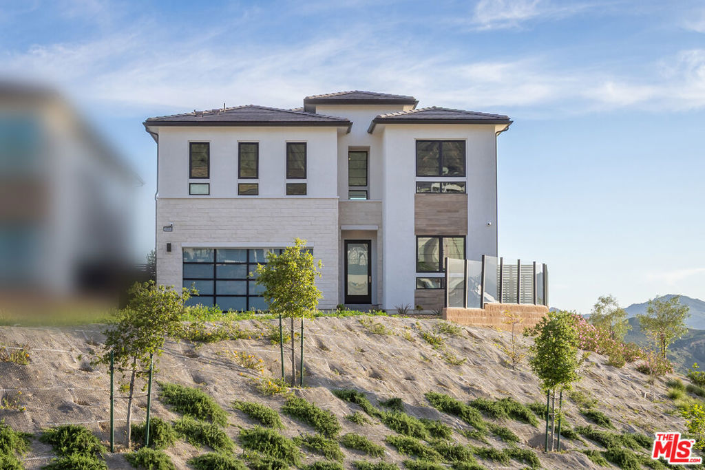 20668 W Hummingbird Court