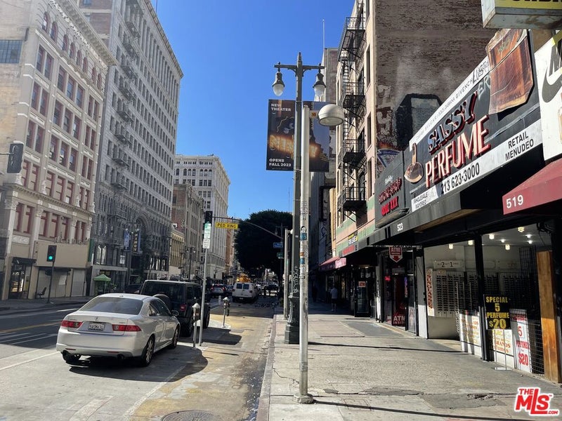 523 & 525 S Broadway