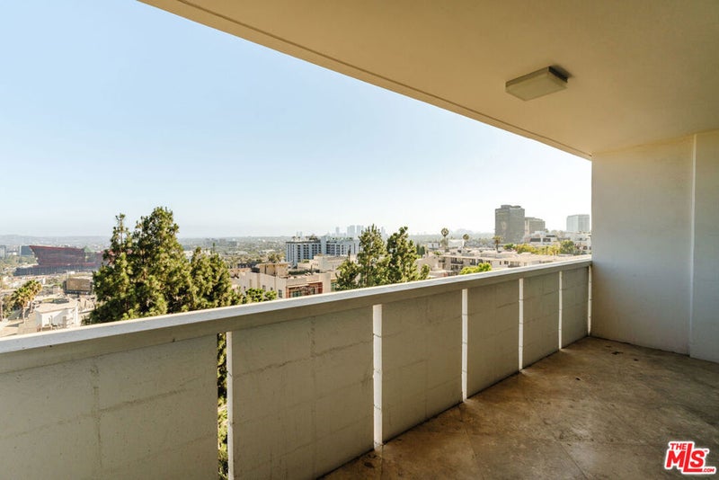 8787 Shoreham Drive 407