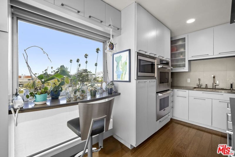 907 Lincoln Boulevard PH 302