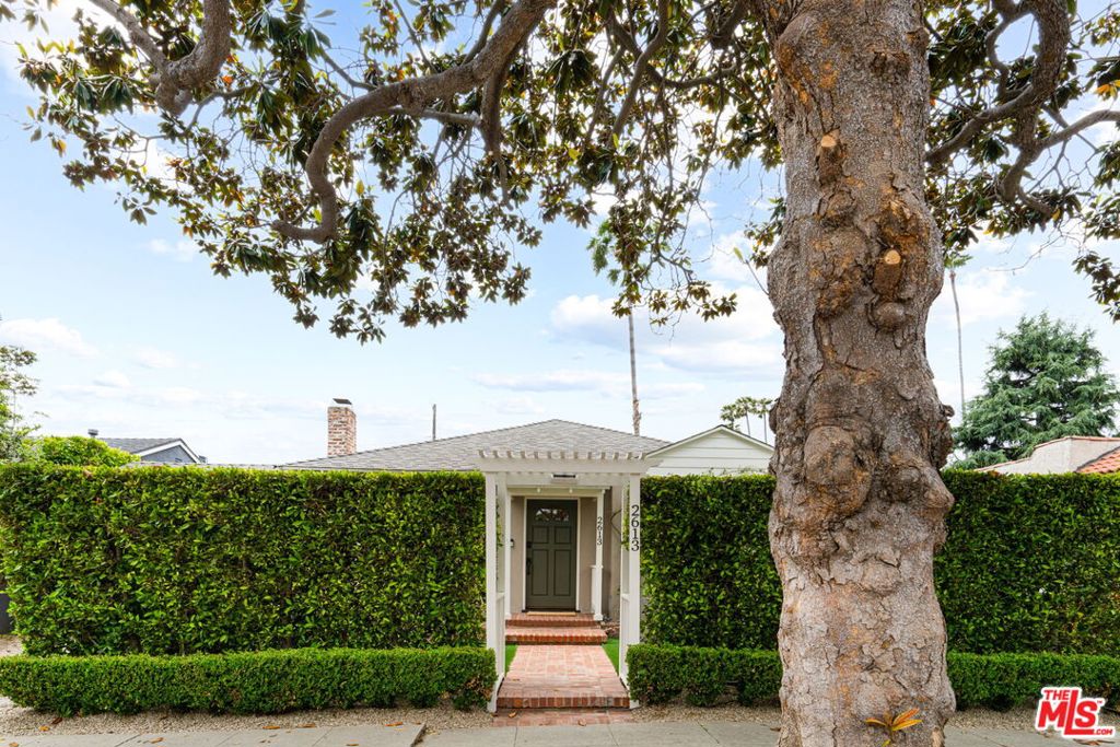 Properties 4 2613 Military Avenue