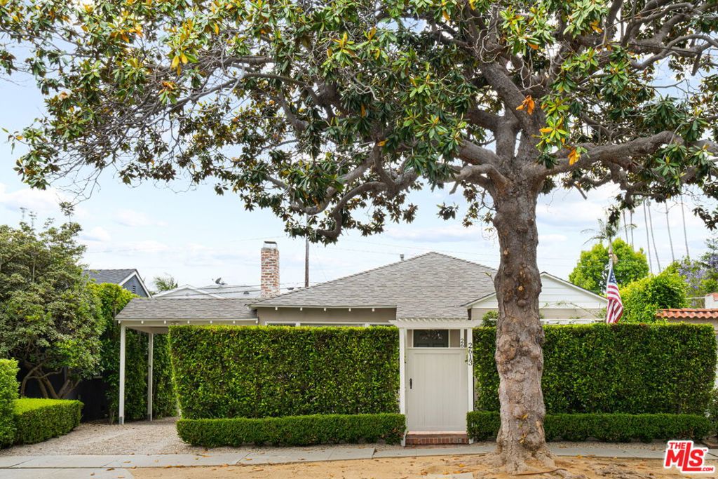 Properties 2 2613 Military Avenue