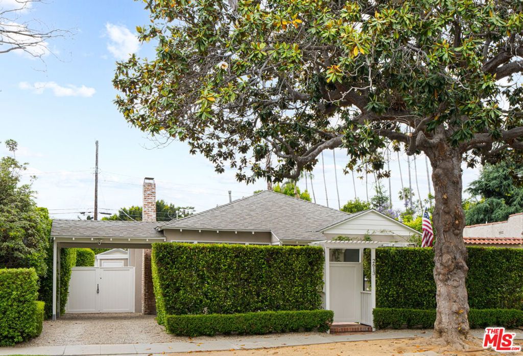Properties 1 2613 Military Avenue