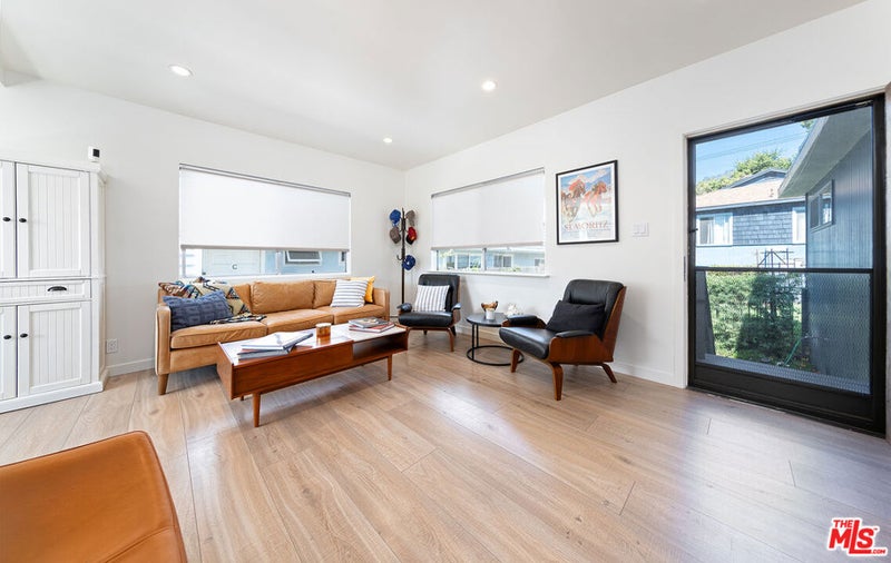1014 Pier Avenue
