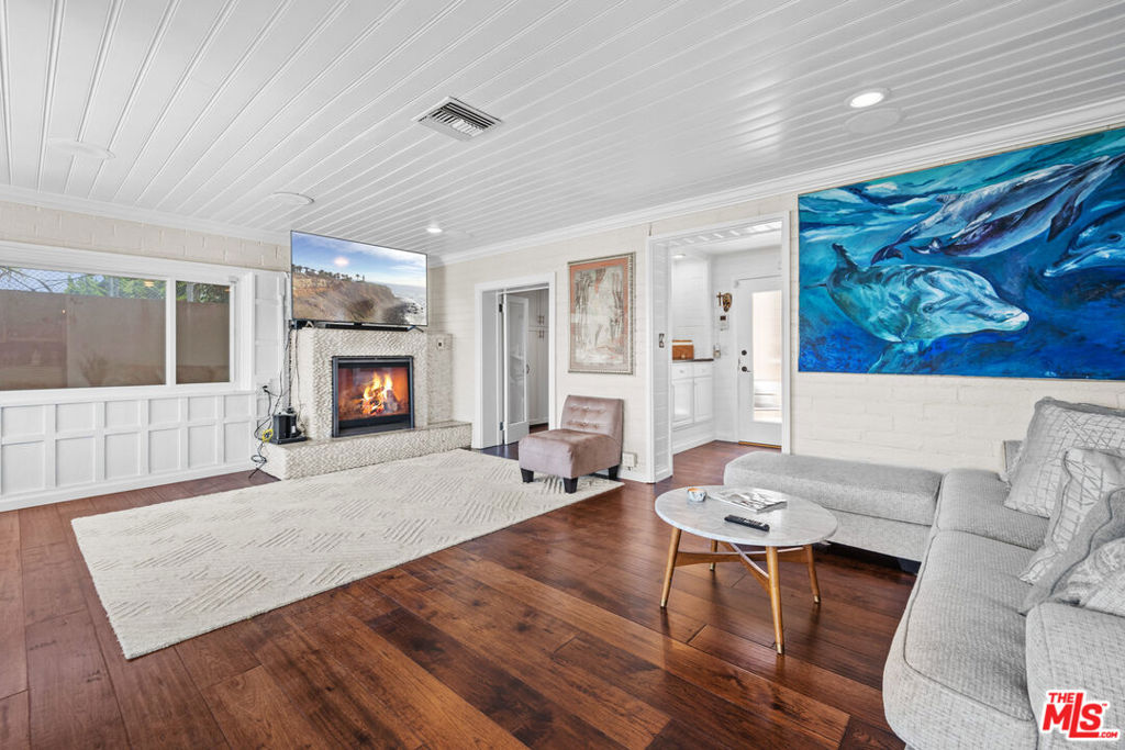 Properties 4 229 Rees Street