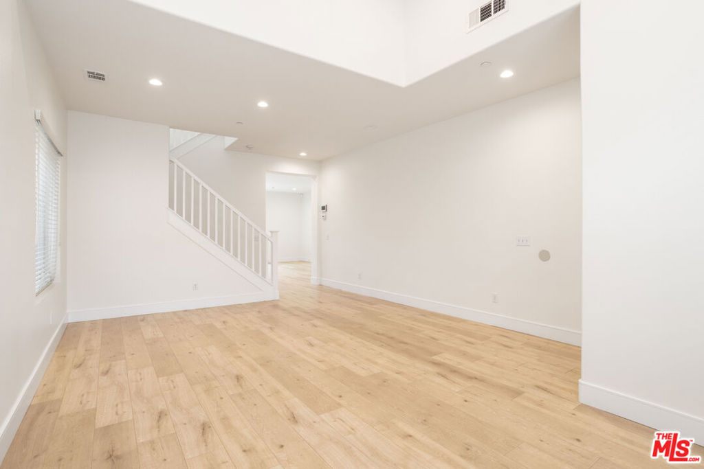 9722 Pine Orchard Street