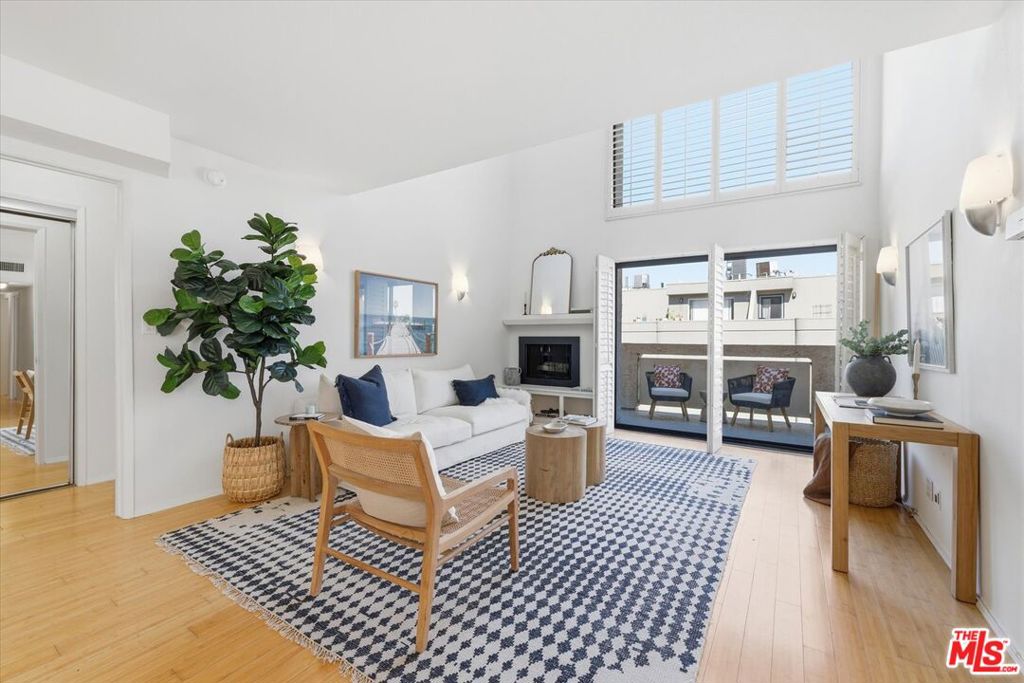 12321 Ocean Park Boulevard 18