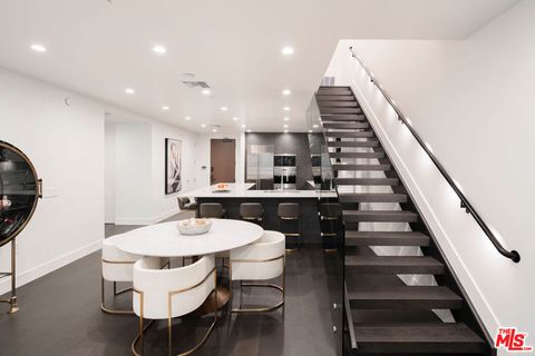 724 N Croft Avenue 108 Los Angeles CA 90069