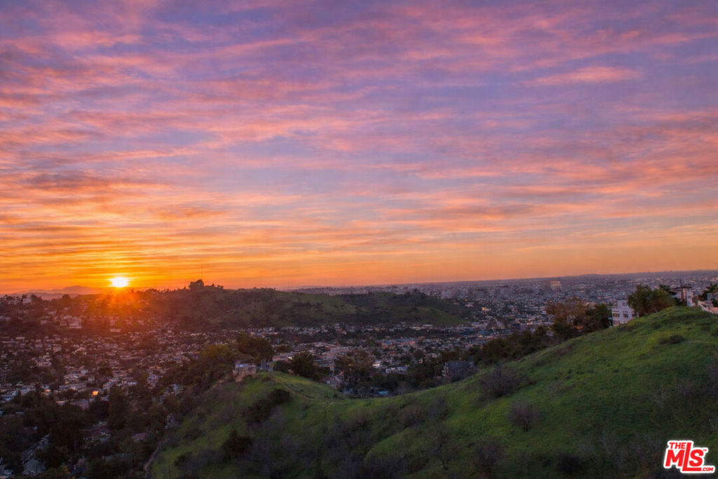 4011 N Glenalbyn Drive