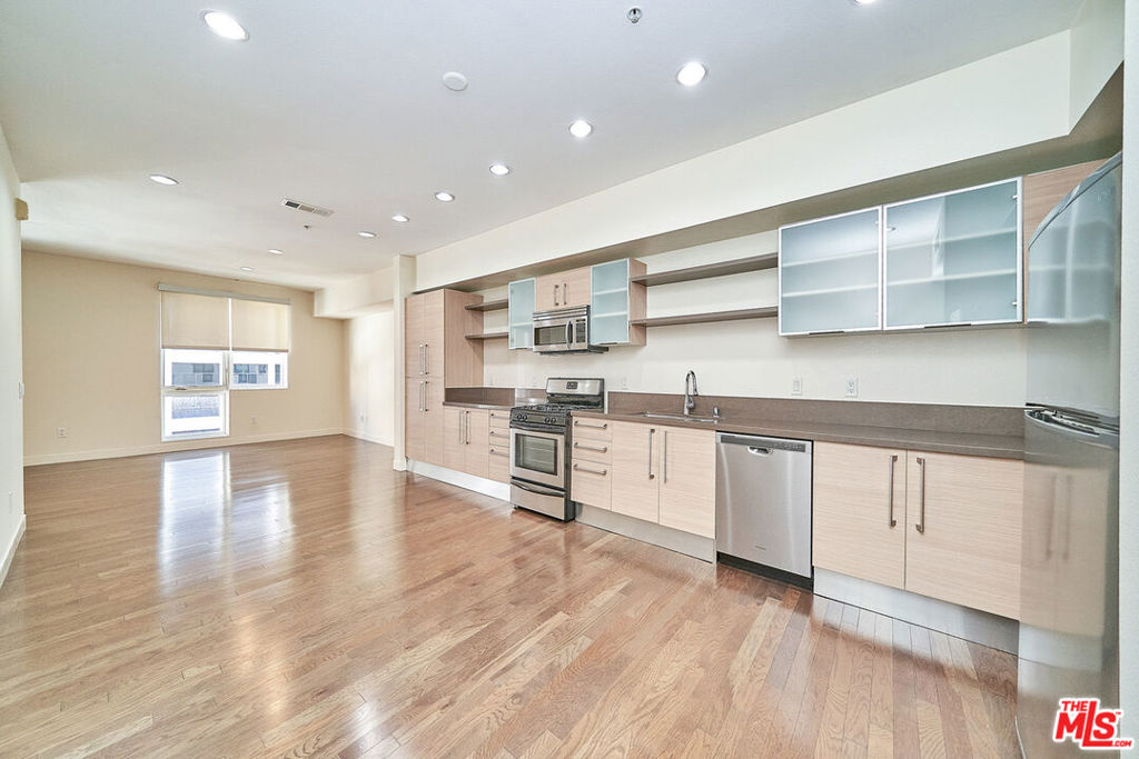 1234 Wilshire Boulevard 535