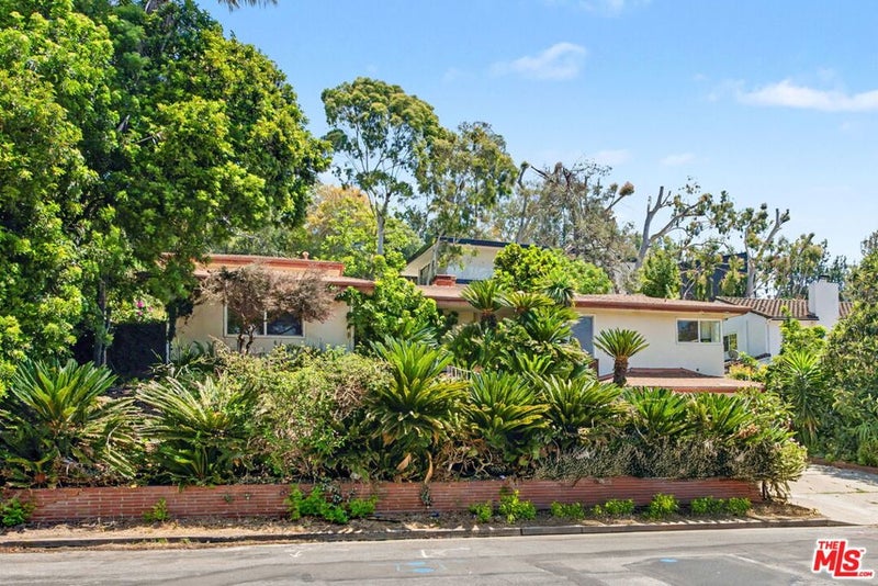 108 N Thurston Avenue