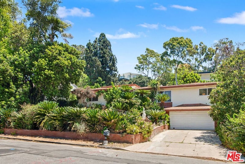 108 N Thurston Avenue