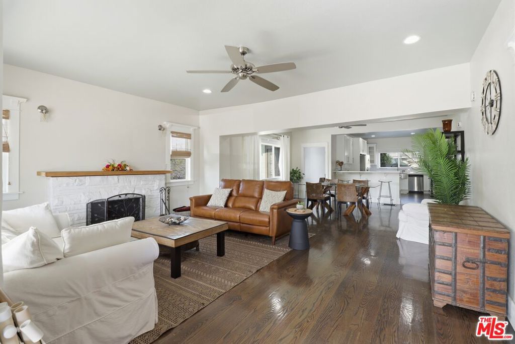 1459 W 47th Street