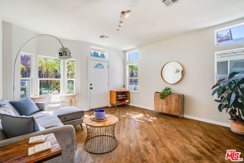 121 Navajo Lane