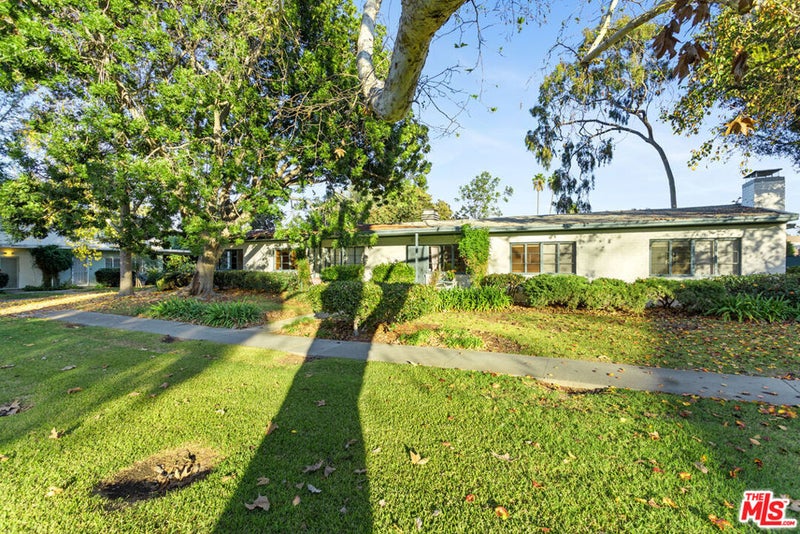 5112 Village