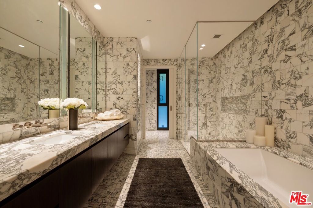 8420 W Sunset Boulevard 107