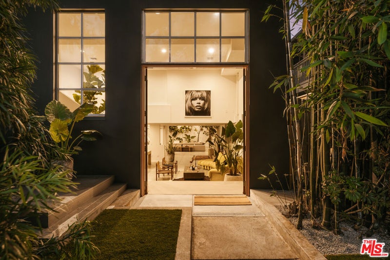 633 Santa Clara Avenue