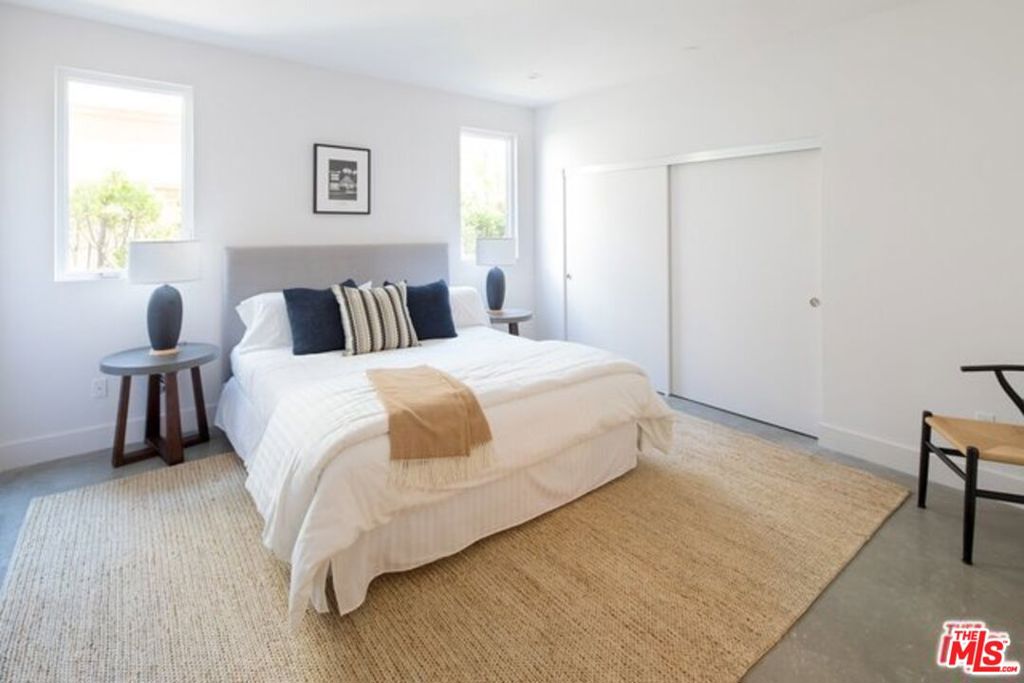 935 N Hudson 401