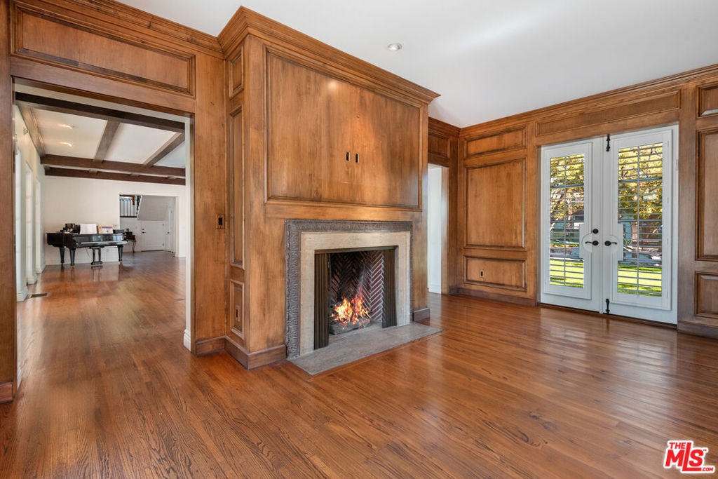 Properties 4 401 S Las Palmas Avenue