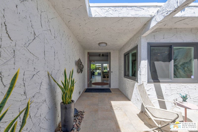 1566 Cabildo Circle