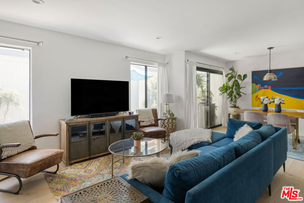 10500 Sunland Boulevard 2