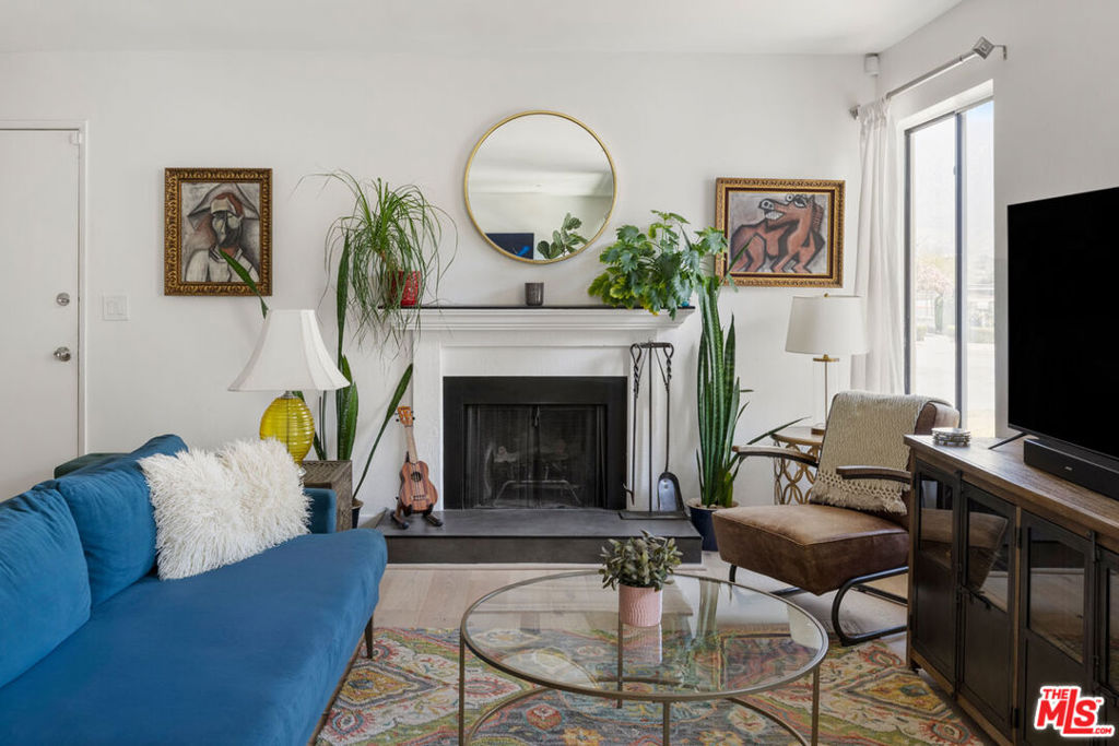 10500 Sunland Boulevard 2