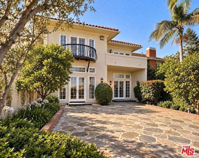 2282 Canyonback Road, Los Angeles