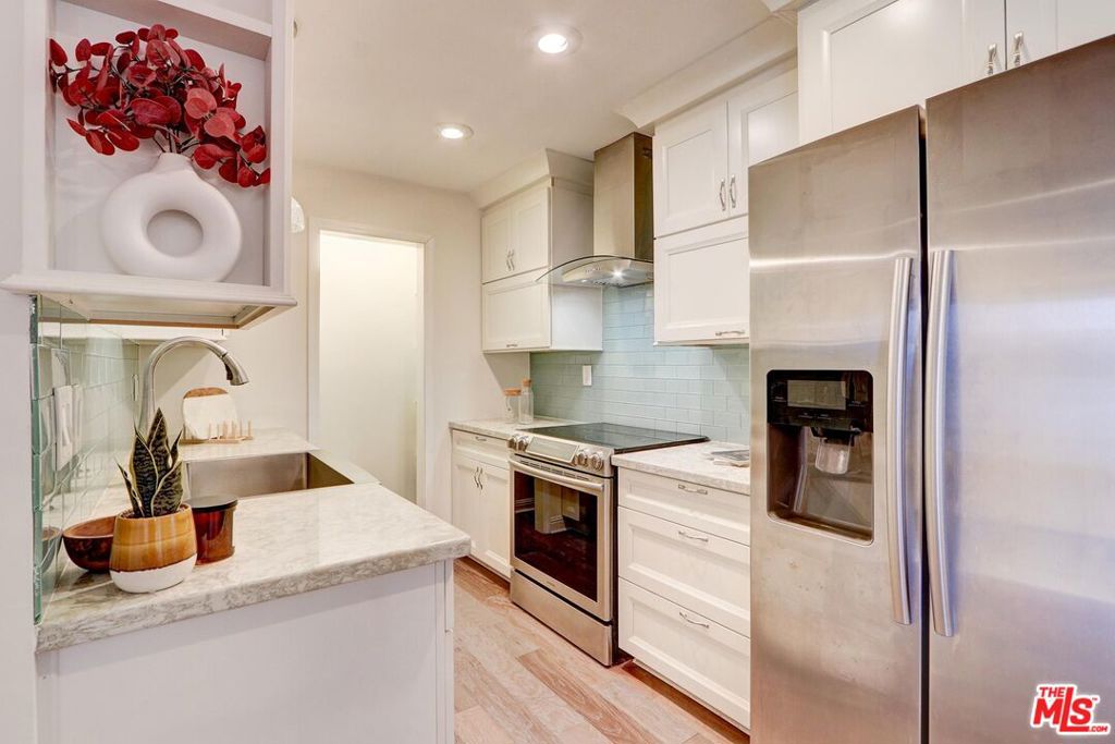 1515 S Beverly Drive 306