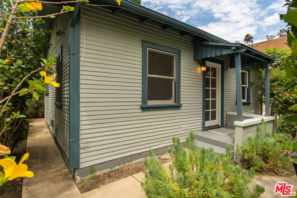 6039 Piedmont Avenue