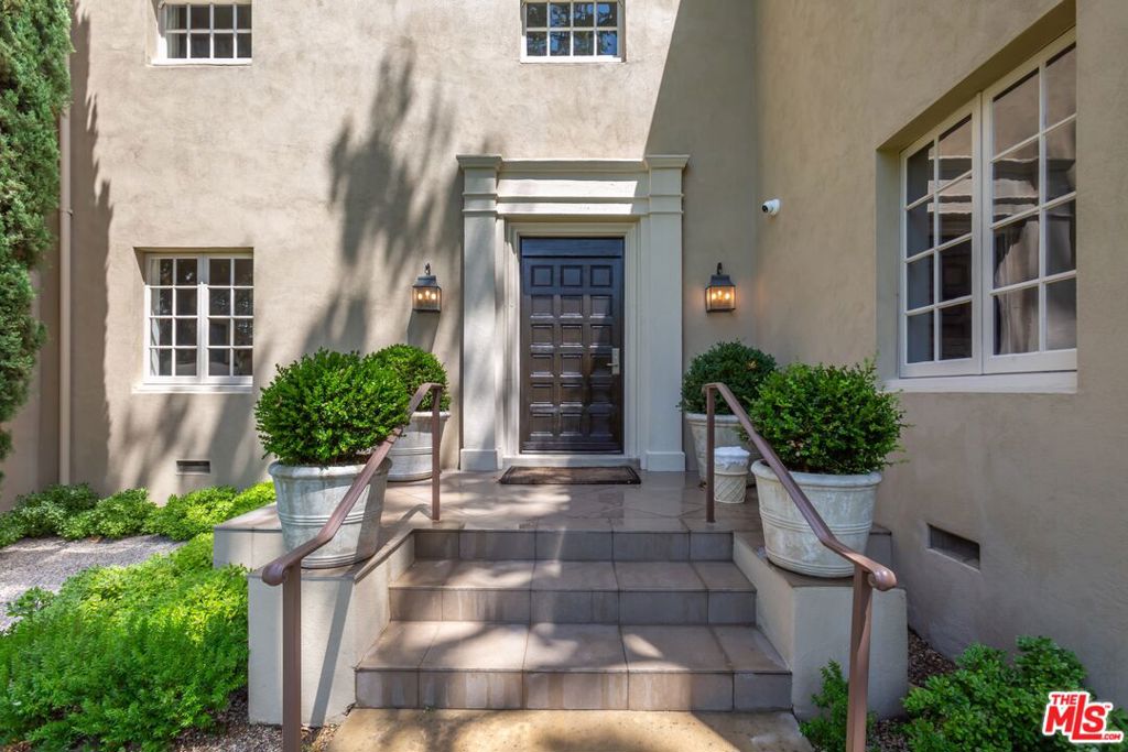 Properties 2 400 S Hudson Avenue