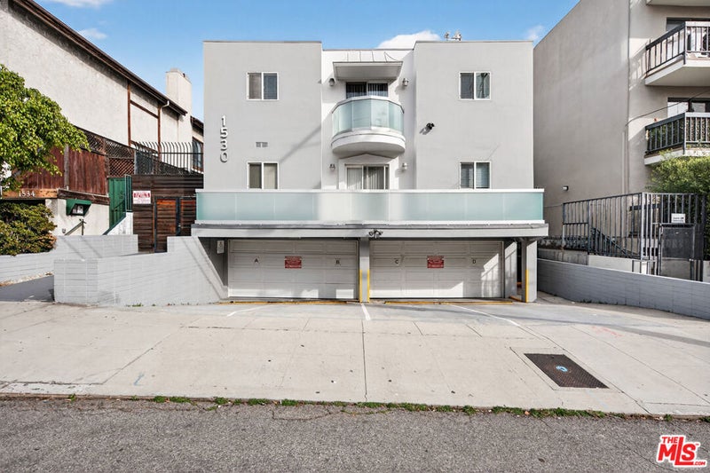 1530 N Formosa Avenue
