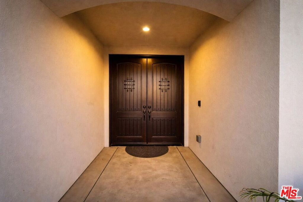 6613 Woodall Court