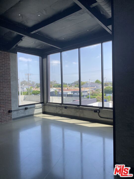 Properties 3 5425 Grosvenor Boulevard