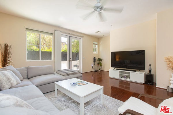 25554 HUXLEY DR, STEVENSON RANCH, CA 91381 - Image 7e41a06366e1fe3b70e9cd204cb1eb2c/2353987507
