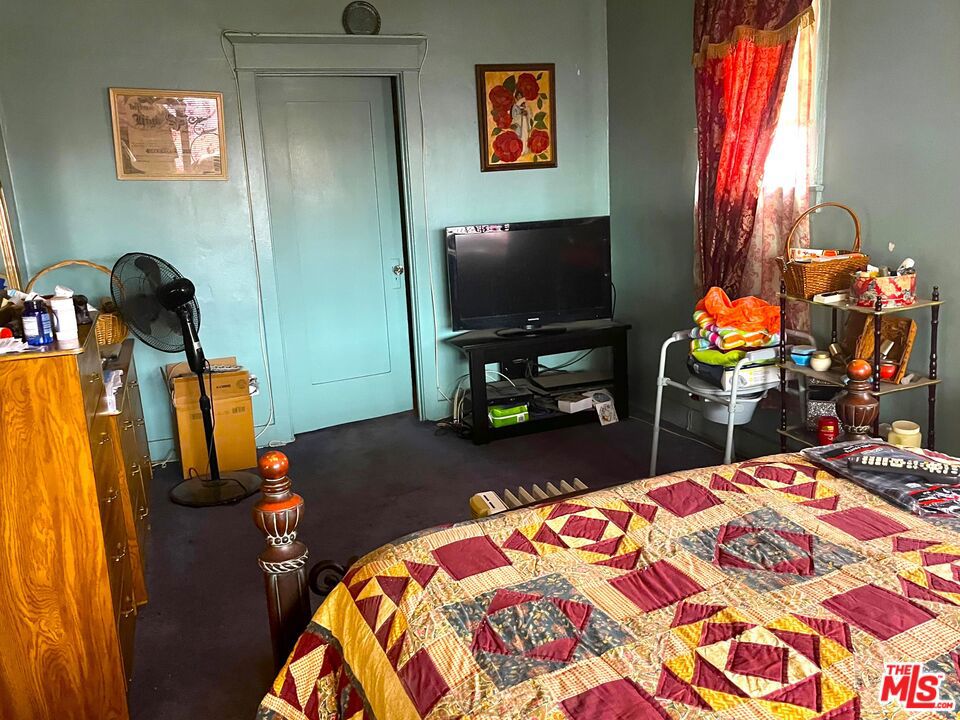 1765 W 37th Place