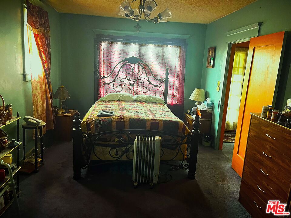 1765 W 37th Place