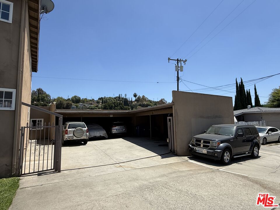 2445 Winthrop Drive