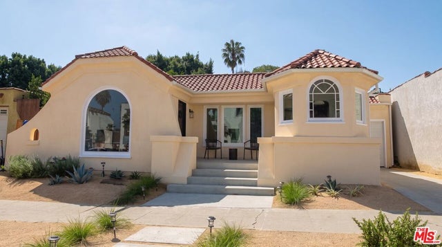 7508 Rosewood Avenue, Los Angeles