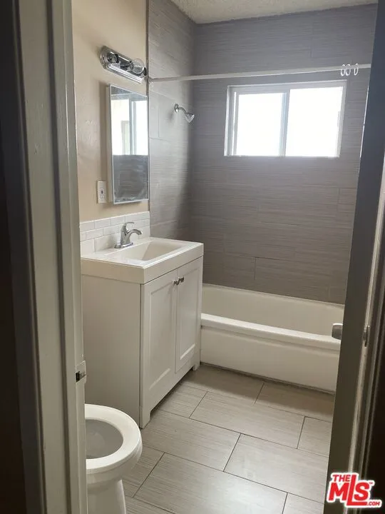 Los Angeles, California 90025, United States, ,1 BathroomBathrooms,Residential,Active,164029