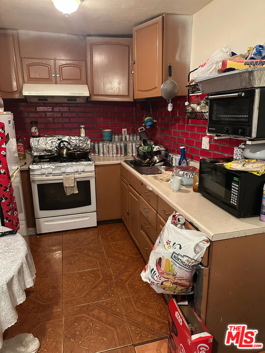 Properties 3 1000 E Bishop Street K2