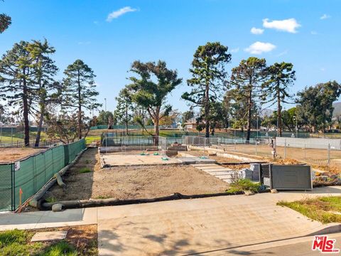 725 Alma Real Drive Pacific Palisades CA 90272