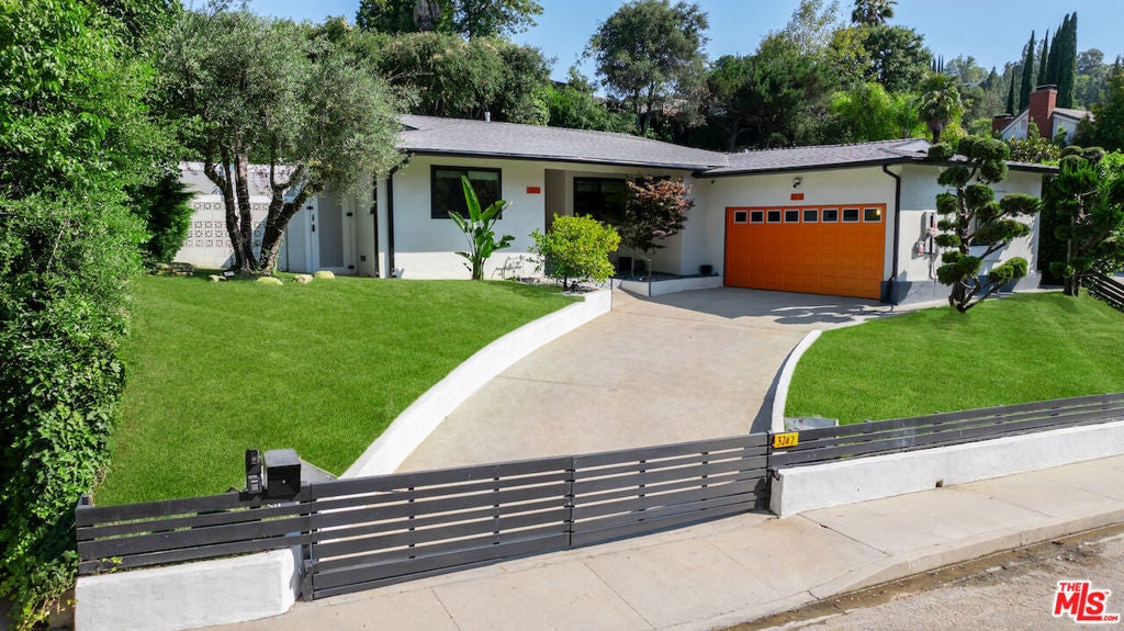 3242 Berry Drive