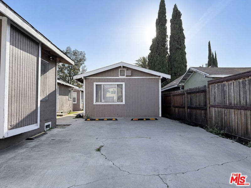 740 Daisy Avenue
